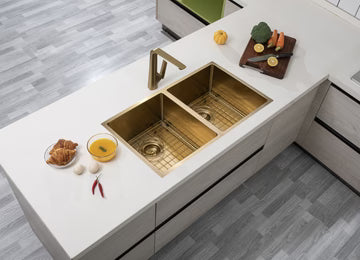 820 Hand-Made Kitchen Sink