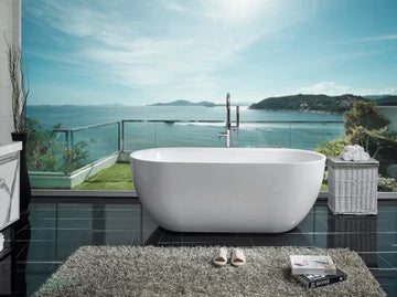 Berri Free Standing Bathtub Matte White