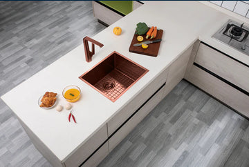 600 Hand-Made Kitchen Sink